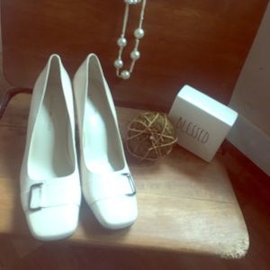 Bandolino Kitten Heel